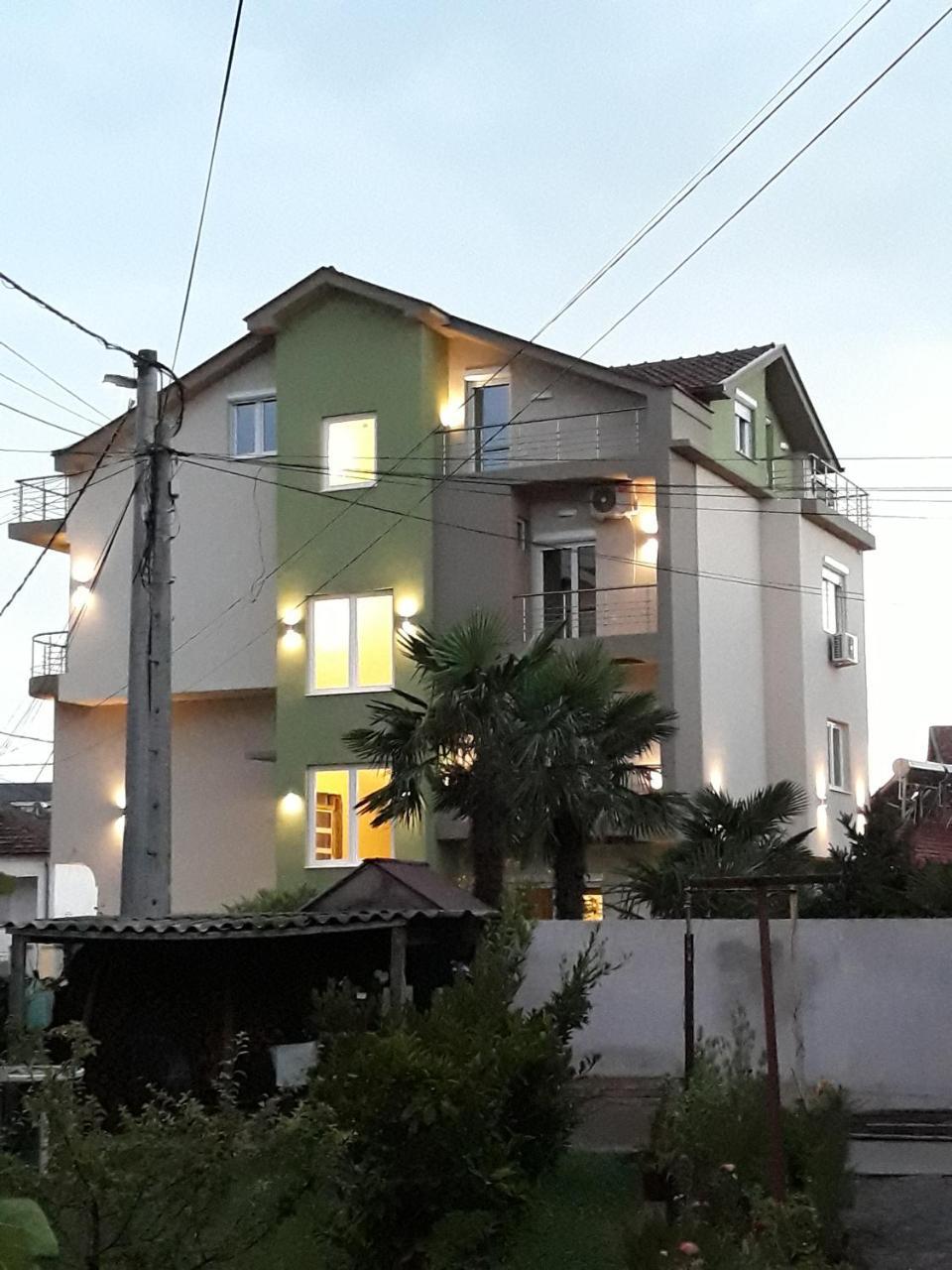 Vila & Apartments Matea Gevgelija Exteriör bild