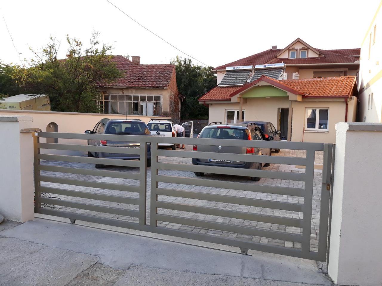 Vila & Apartments Matea Gevgelija Exteriör bild